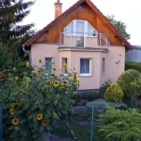 Cottage Near Slovakiaring Mihalfai Majer Dış mekan fotoğraf